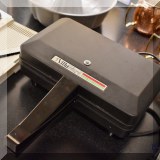 K06. VillaWare waffle iron. 